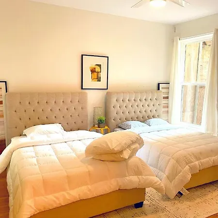 Lavish 2/2 Bath Near Lakeshore Chicago