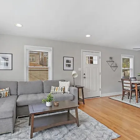 Apartment 3br Sunny And Spacious - Carmen 5640 & 5641 Rep *