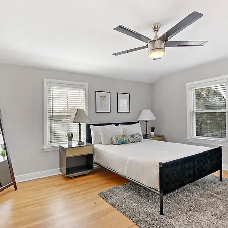Apartment 3br Sunny And Spacious - Carmen 5640 & 5641 Rep