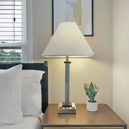 Apartment 3br Sunny And Spacious - Carmen 5640 & 5641 Rep Chicago