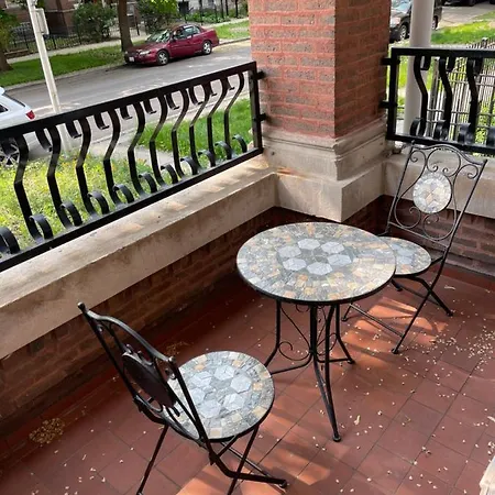 Lavish 2/2 Bath Near Lakeshore Chicago
