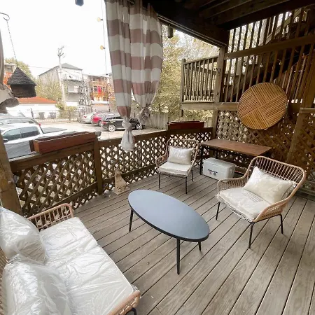 Lavish 2/2 Bath Near Lakeshore *