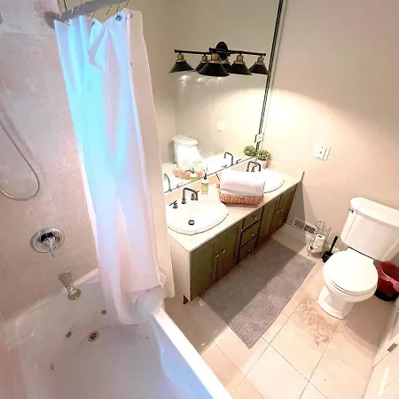 Lavish 2/2 Bath Near Lakeshore * Chicago