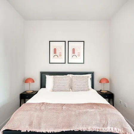 Logan Sq Studio W Pool Deck Gym Nr L Chi-727 Apartment Chicago