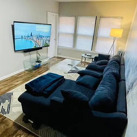 Apartment Cozy In Uptown/ Belmont Harbor *