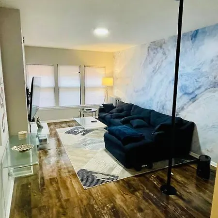 Cozy In Uptown/ Belmont Harbor Chicago