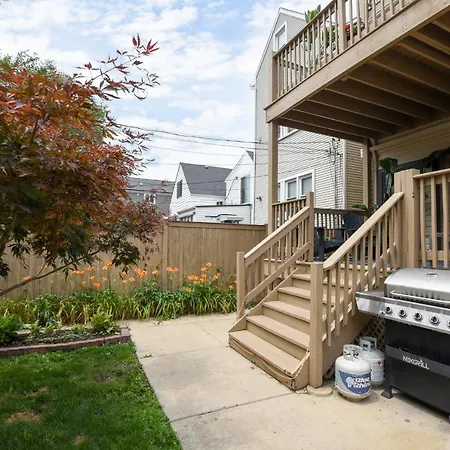 Luxury Near Wrigley, Boystown & Andersonville Chicago
