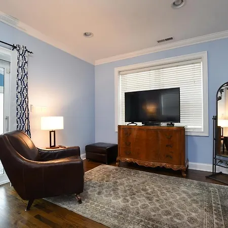 Apartment Luxury Near Wrigley, Boystown & Andersonville Chicago