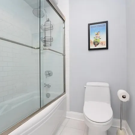 Luxury Near Wrigley, Boystown & Andersonville * Chicago