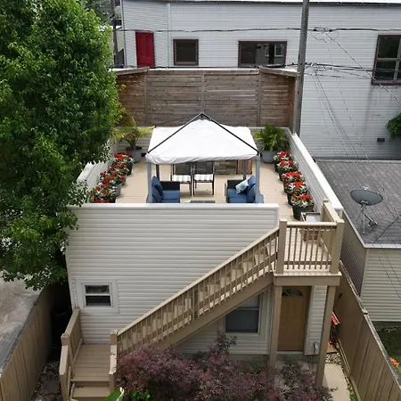 Luxury Near Wrigley, Boystown & Andersonville Chicago