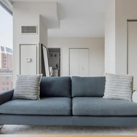 Apartment River North Jr 1br W Game Nr L Chi-971