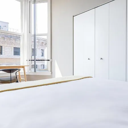Loop 2br W Gym Doorman Nr L Parks Chi-318 Chicago