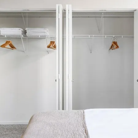 Loop 2br W Gym Doorman Nr L Parks Chi-318 * Chicago