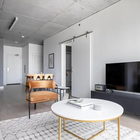 River North 1br W Gym Pool Roof Nr Riverwalk Chi-822 Apartment