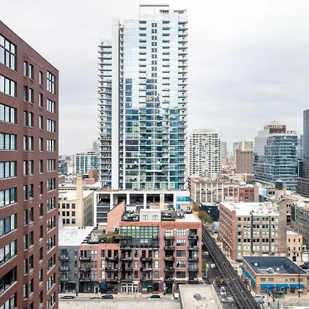 Apartment River North 1br W Gym Pool Roof Nr Riverwalk Chi-822 Chicago