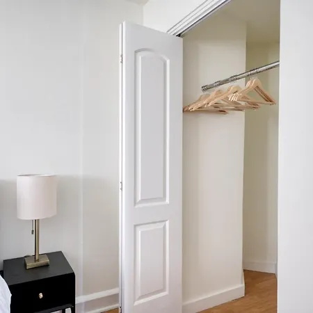 Gold Coast 1br W Doorman Gym 2 Blocks To L Chi-915 * Chicago