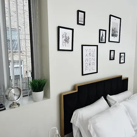 Wicker Park 2br Pad With Patio * Chicago