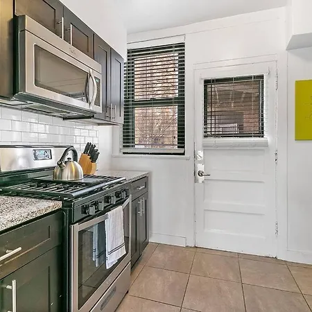 Beautiful 1br Brick In Historic Hyde Park Chicago