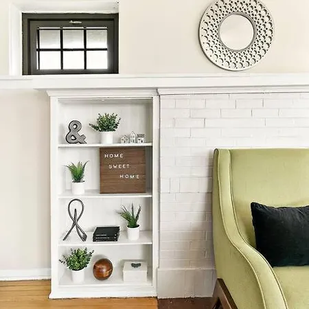 Beautiful 1br Brick In Historic Hyde Park Apartment