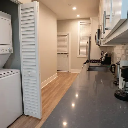 Apartment Vibrant 4br Haven In Historic Hyde Park, Near Uchi