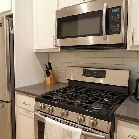 Vibrant 4br Haven In Historic Hyde Park, Near Uchi