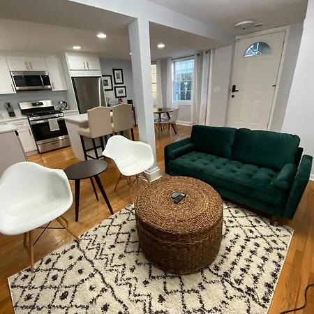 Holiday home Modern Lincoln Park Hideaway 1 Bd And 1bath