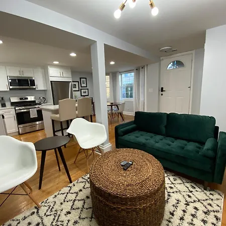 Holiday home Modern Lincoln Park Hideaway 1 Bd And 1bath