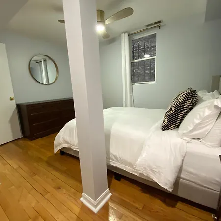 Modern Lincoln Park Hideaway 1 Bd And 1bath Chicago