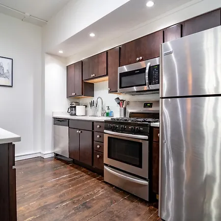 Bright South Loop 3br Escape With Pingpong Table And Optional Parking Minutes To Art Institute, Grant Park & Mccormick Place Events