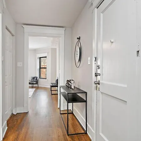 Apartment 3br Roomy & Furnished Apt With In-unit Laundry - Bstone 1 *