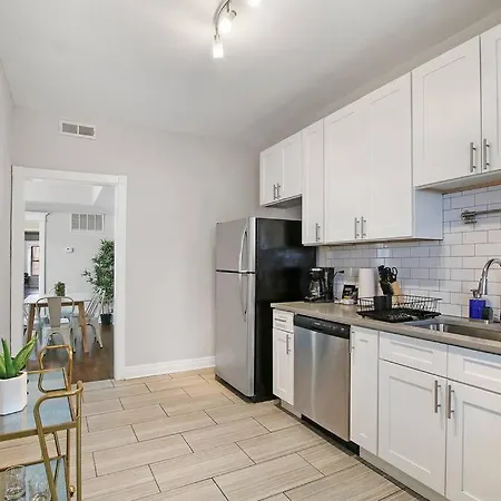 3br Roomy & Furnished Apt With In-unit Laundry - Bstone 1 Apartment *