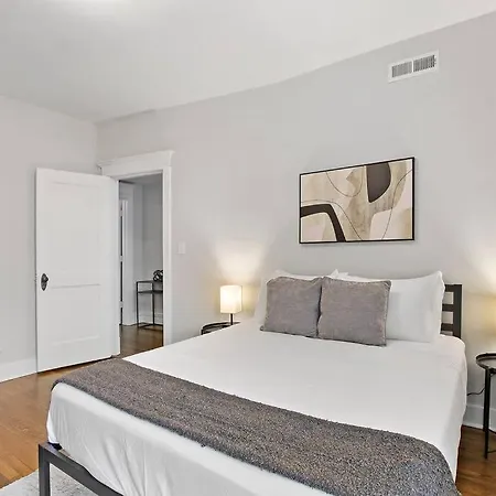 Apartment 3br Roomy & Furnished Apt With In-unit Laundry - Bstone 1 Chicago