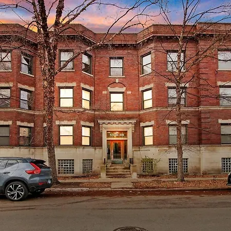 3br Roomy & Furnished Apt With In-unit Laundry - Bstone 1 Apartment *