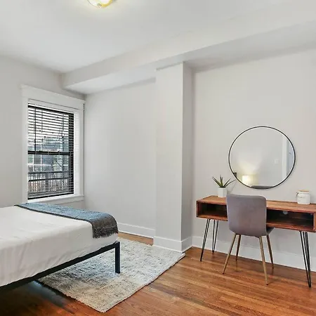 Apartment 3br Roomy & Furnished Apt With In-unit Laundry - Bstone 1 Chicago