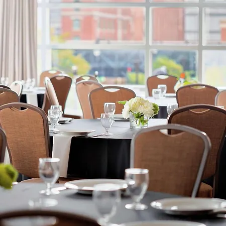 Hampton Mccormick Place Hotel 3*