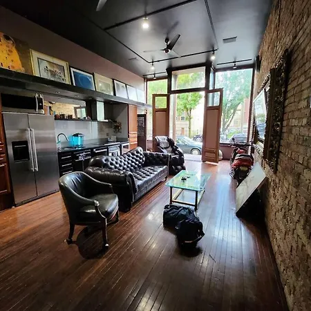 Apartment Unique + Creative Loft Chicago