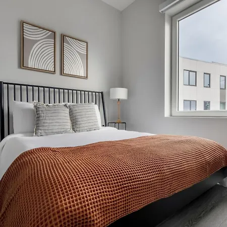 West Town 1br W Gym Nr Wicker Park District Chi-1027 Apartment *