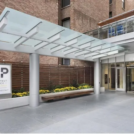 Gold Coast 1br W Deck Gym Lounge 1 Block To L Chi-649 Chicago