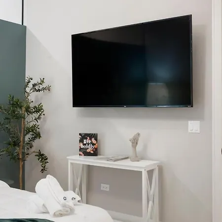 Apartment Chic River North 2br 2ba With Private Balcony Chicago