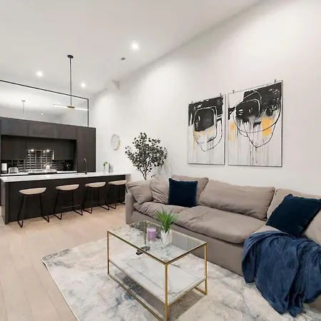 Chic River North 2br 2ba With Private Balcony