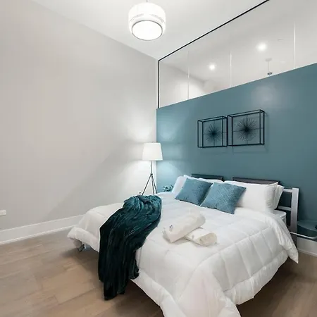 Apartment Chic River North 2br 2ba With Private Balcony Chicago