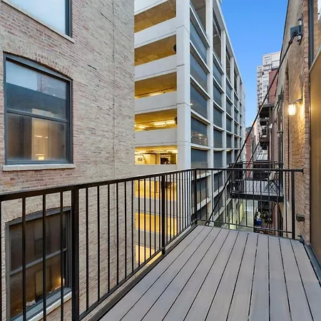 Chic River North 2br 2ba With Private Balcony * Chicago