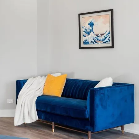 Lovely 3bed 3bath Brand New W 4 Beds & Balcony *
