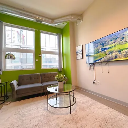 Apartment Mccormick Oasis With Balcony, Optional Parking, Patio And Gym Sleeps 6 Near Mccormick Place, Grant Park, Soldier Field & Museum Campus *