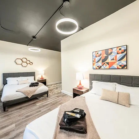 Family And Group Friendly 5br Spacious Unit With Pool Table And Optional Parking Near Mccormick Place And Soldier Field Apartment *