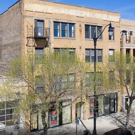 Apartment Family And Group Friendly 5br Spacious Unit With Pool Table And Optional Parking Near Mccormick Place And Soldier Field Chicago