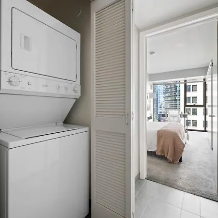 Apartment Loop 1br W Gym Pool Lounge 1 Block From L Chi-695 *