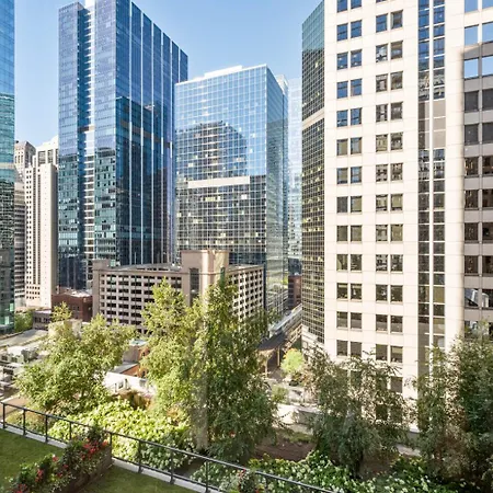 Loop 1br W Gym Pool Lounge 1 Block From L Chi-695 Apartment *