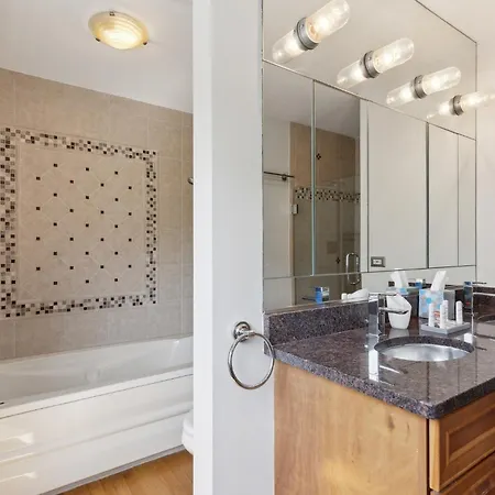 Family-friendly South Loop Escape Chicago