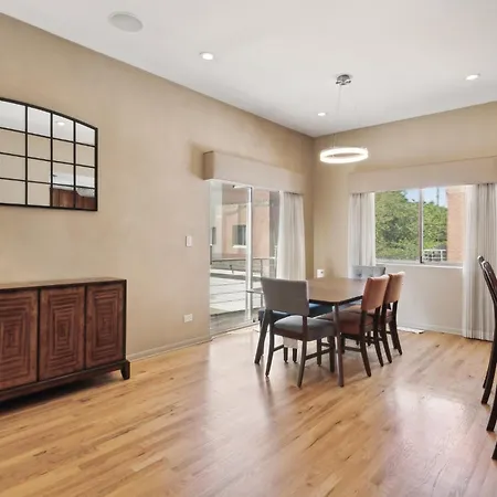 Family-friendly South Loop Escape Holiday home *